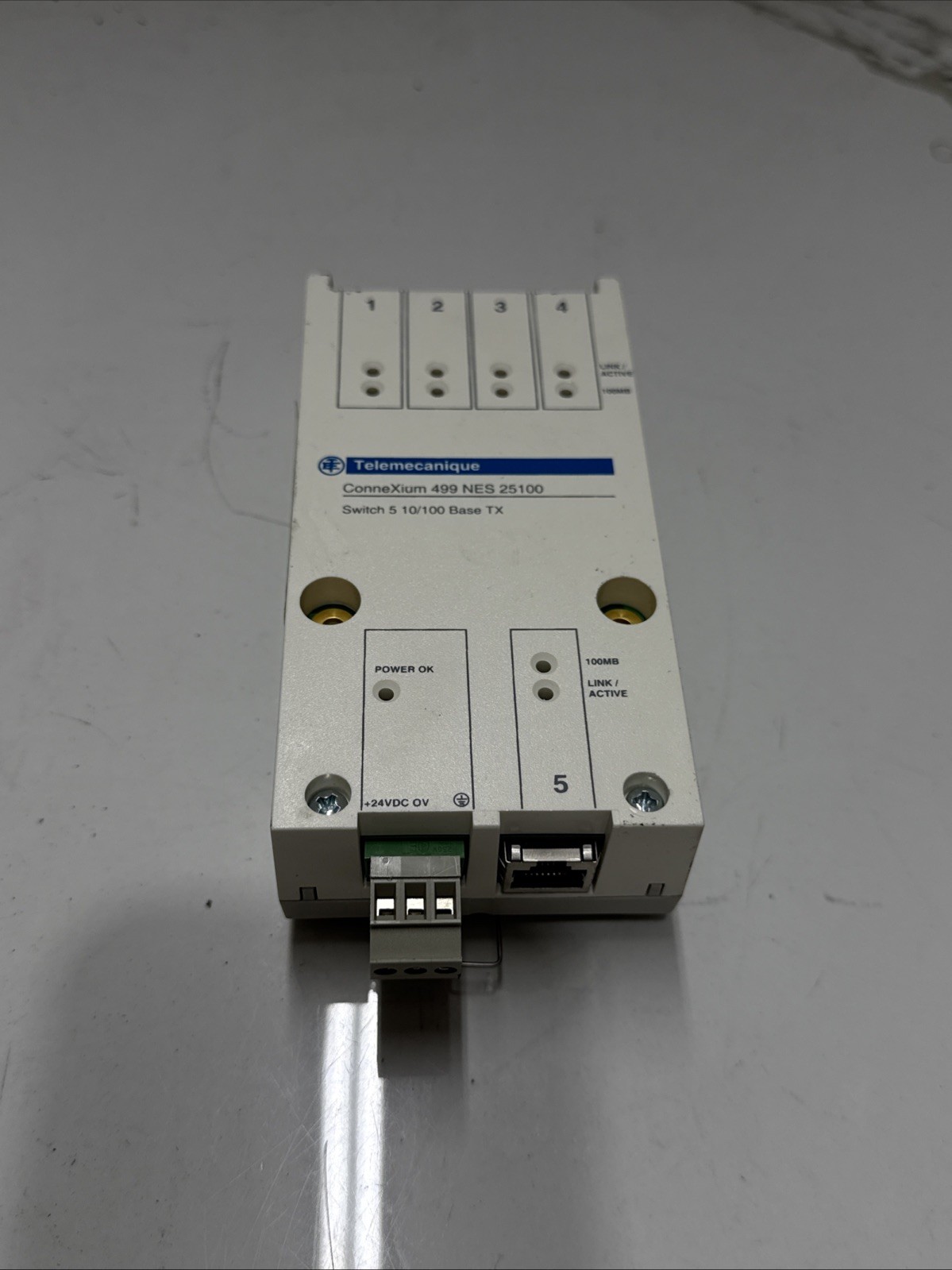 Schneider / Telemecanique conneXium 499 NES 25100 switch industrial ethernet