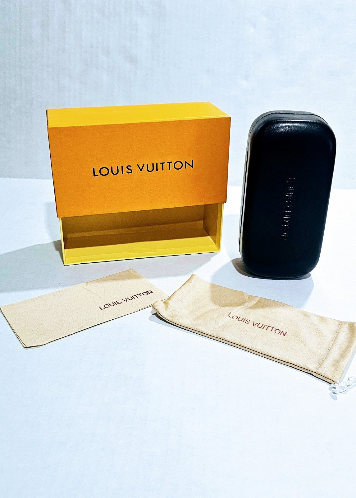 Brown Large Clamshell Louis Vuitton Glasses Case 🔥