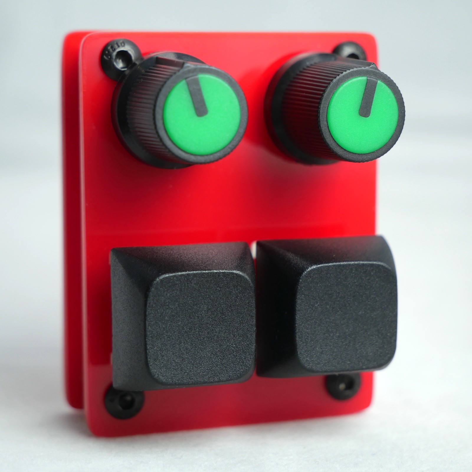madMidiMini Compact Midi Controller with 2 Note Buttons 2 Potentiometers and LED