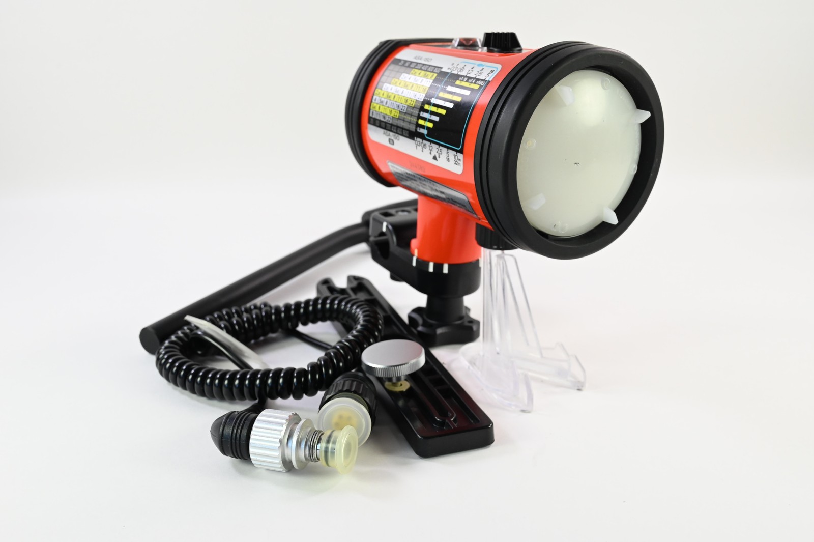 Nikonos SB-103 Underwater Speedlight Strobe w/cord,bracket #G660