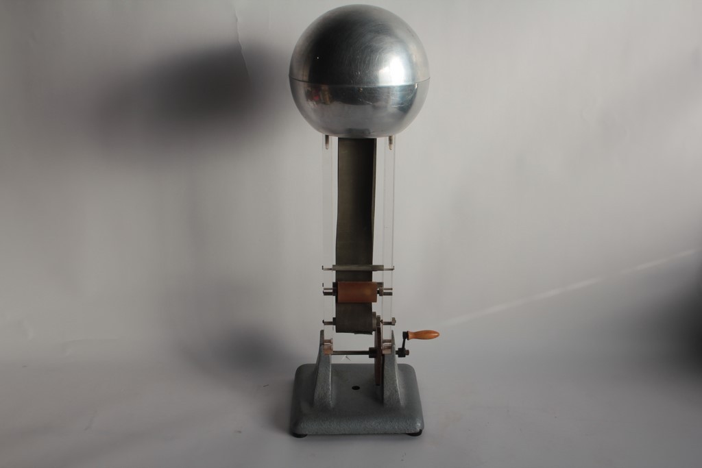 Antique Van de Graaff Generator Electrostatic Machine (76009)