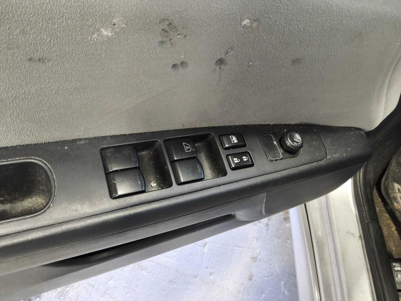SENTRA 2011 Battery Tray 686750