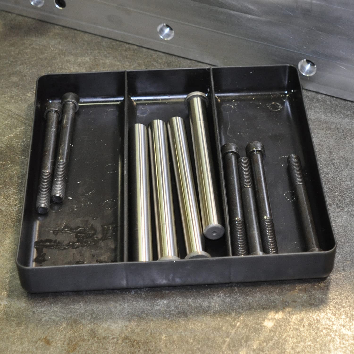 Ernst Manufacturing Toolbox Tray: Stackable Garage 3-Compartments, Green