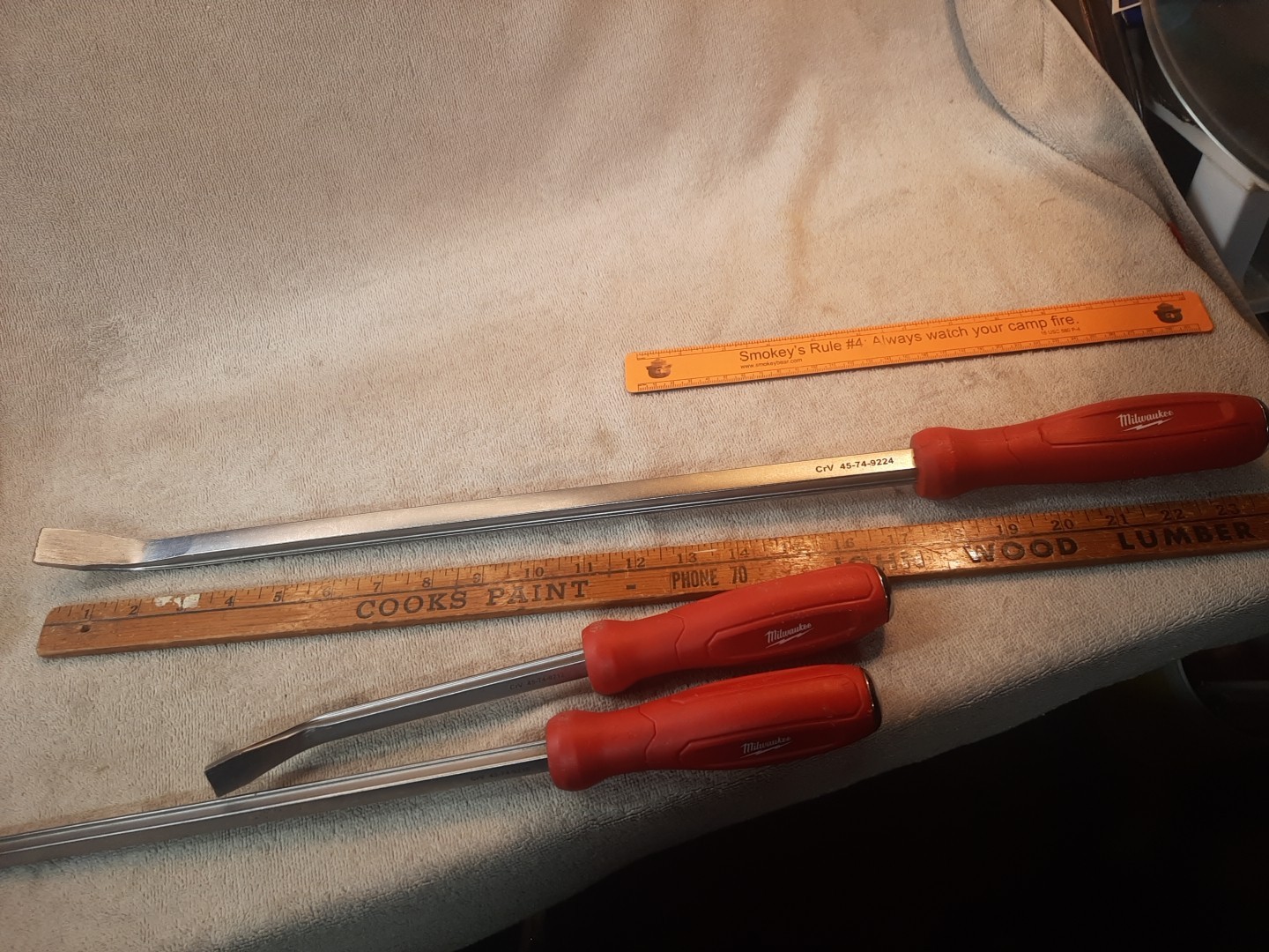 Milwaukee Tool 48-22-9214 4 Pc. Pry Bar Set