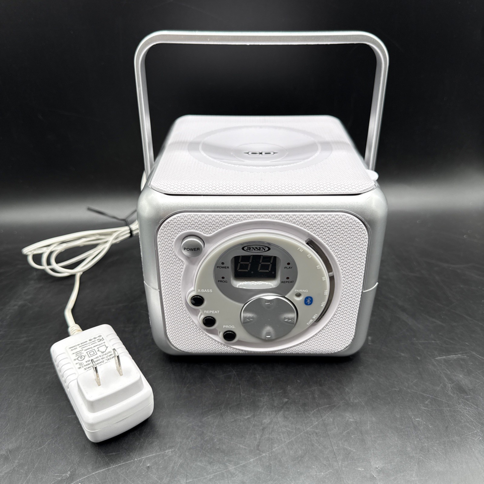 Jensen Portable Bluetooth CD Player FM Radio – Fully Tested – Works - White