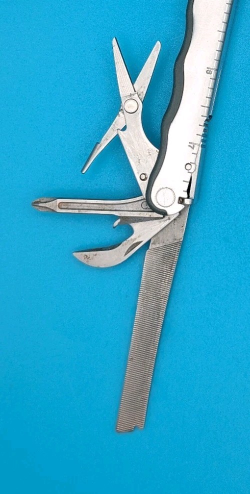 Leatherman BLAST Multi-Tool , Retired! *BROKEN SMALL EYEGLASS SCREWDRIVER*