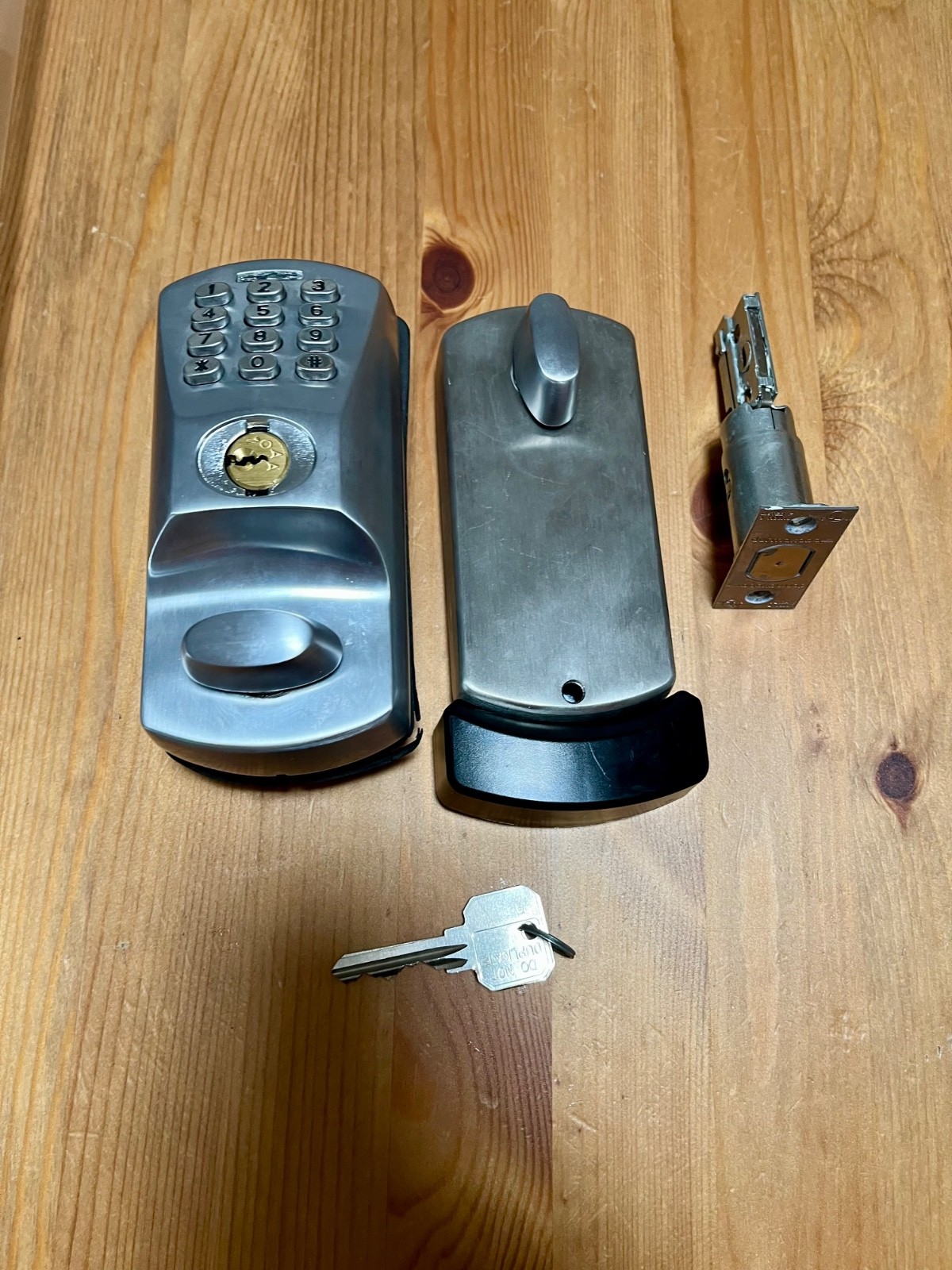 Rental smart lock: Oracode 480i Deadbolt keyless lock/OraCode Smart Controller