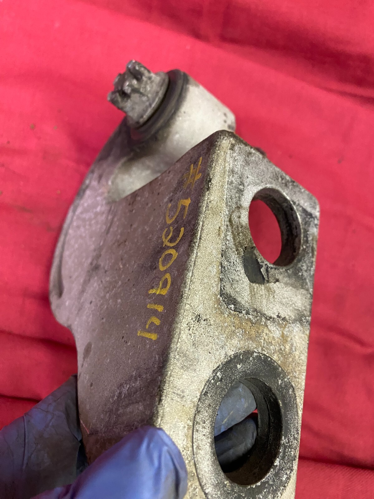 PETERBILT LOWER PIVOT HOOD HINGE 13-04708R
