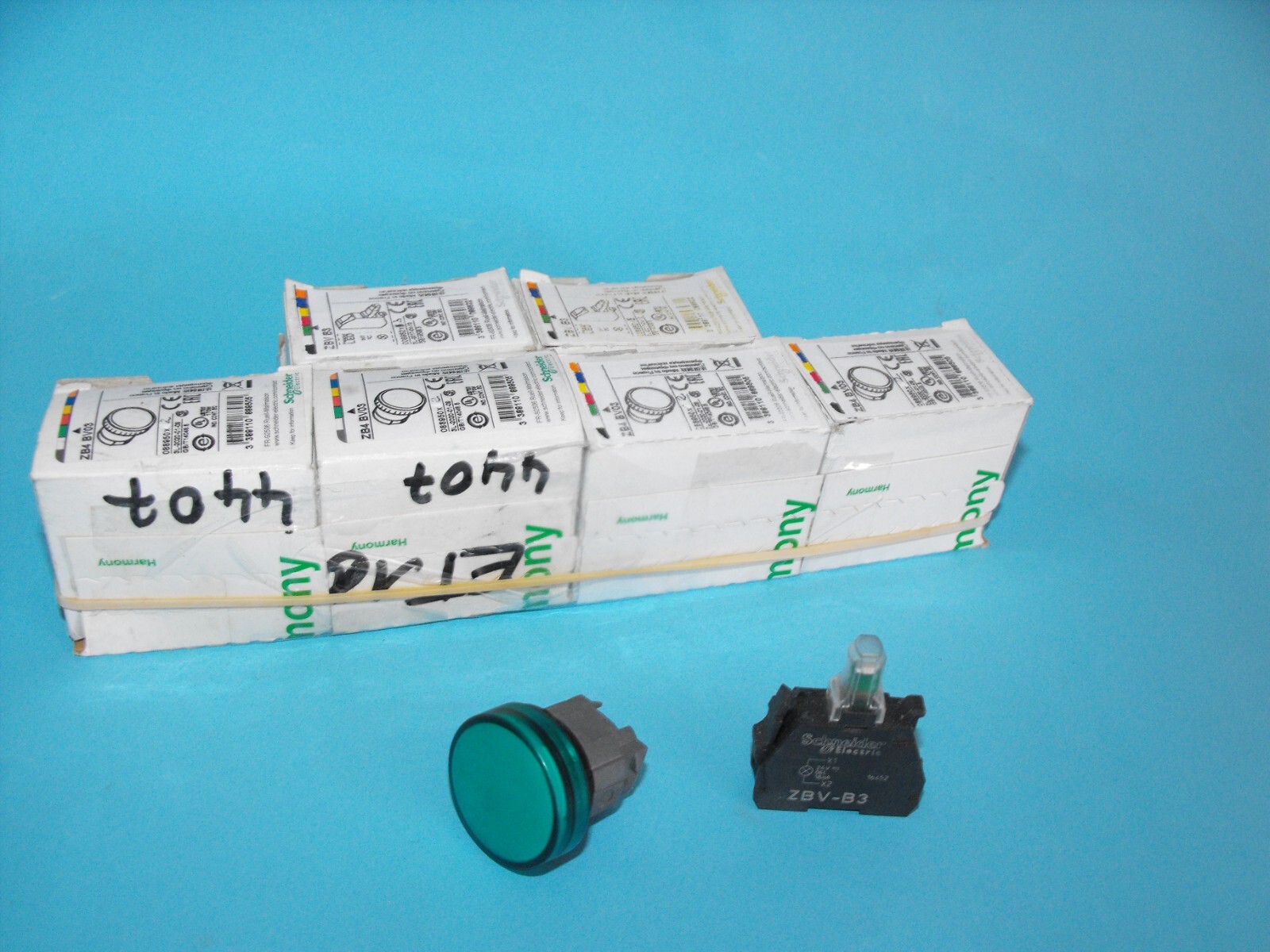 SCHNEIDER ELECTRIC ZB4BV03+ZBV-B3.Green luminous pilot head.(LOT8PCS).NEW