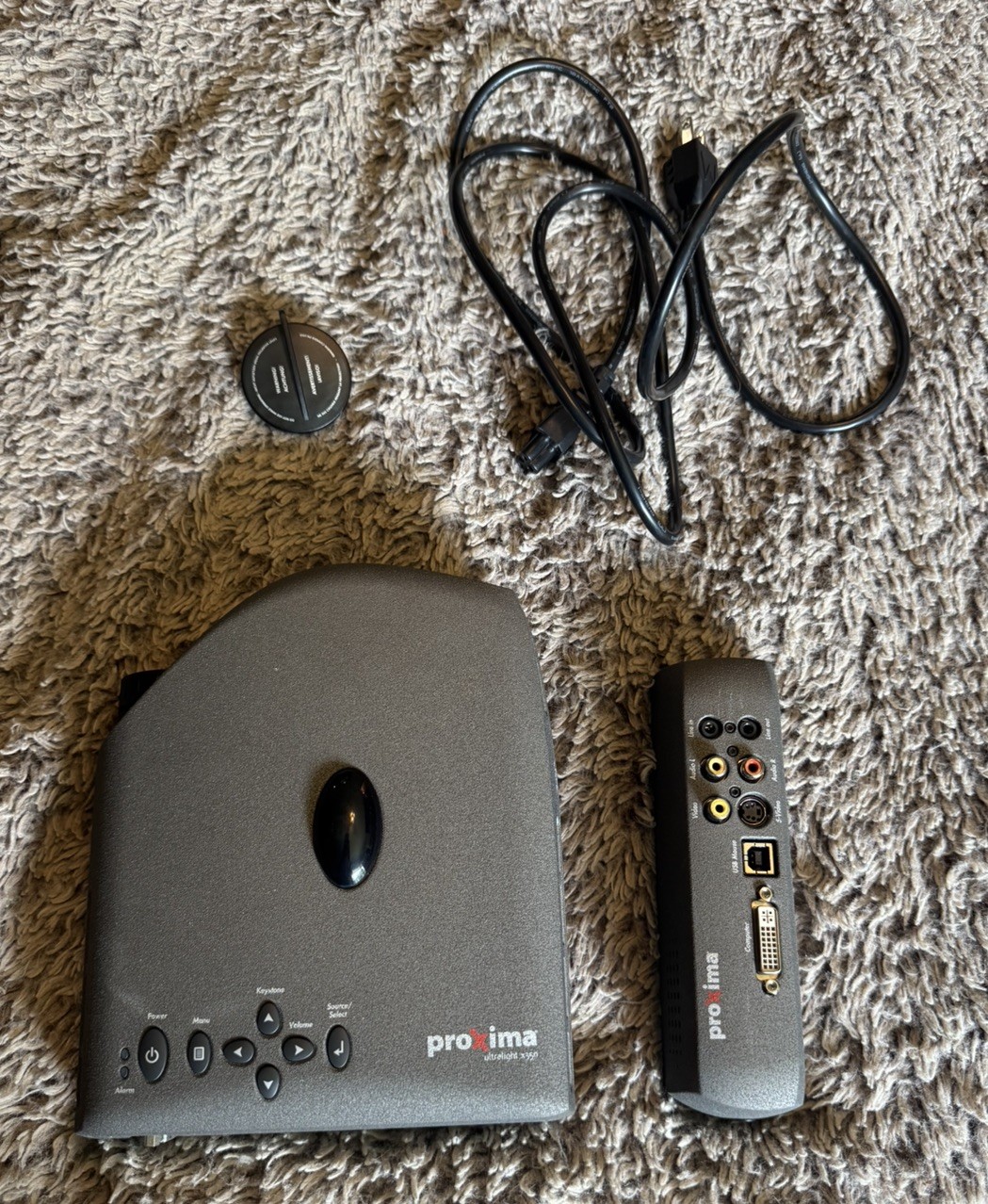 PROXIMA ULTRALIGHT X350 PROJECTOR, - with all cables - carrying case - Tested