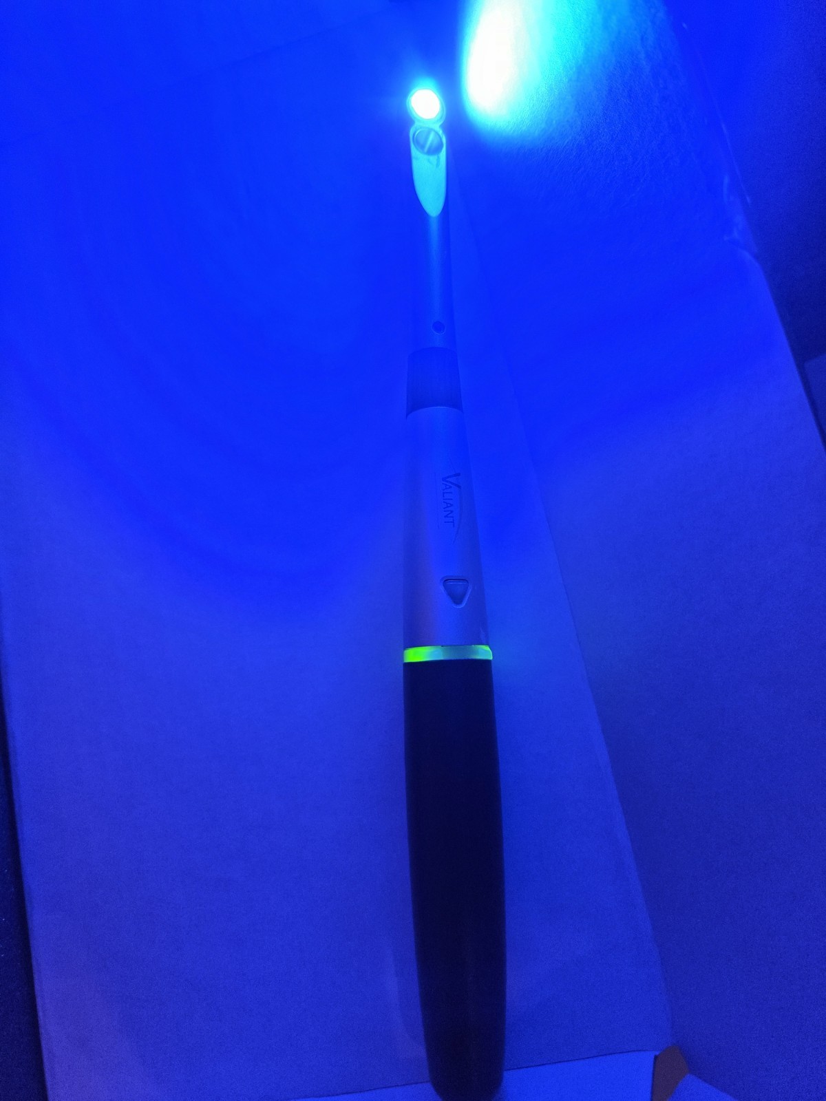 DENTAL CURING LIGHT, VISTA DENTAL VALIANT LED - OPEN BOX