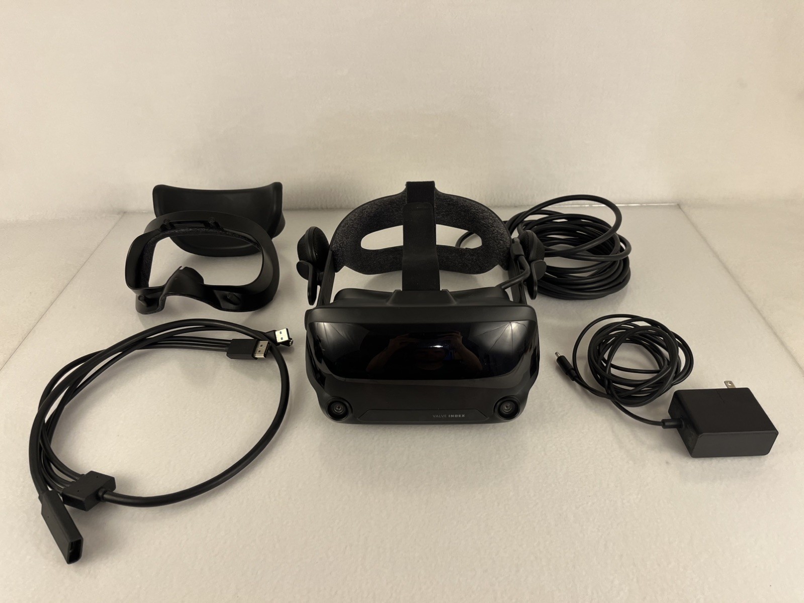 Valve Index VR Headset and Cables only / DAMAGED TETHER - Tested