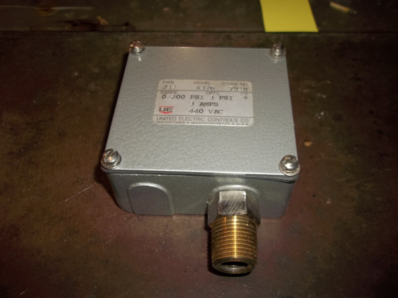 NIB UNITED ELECTRIC MODEL 4376 TYPE J11 PRESSURE SWITCH 0-200 PSI (802)