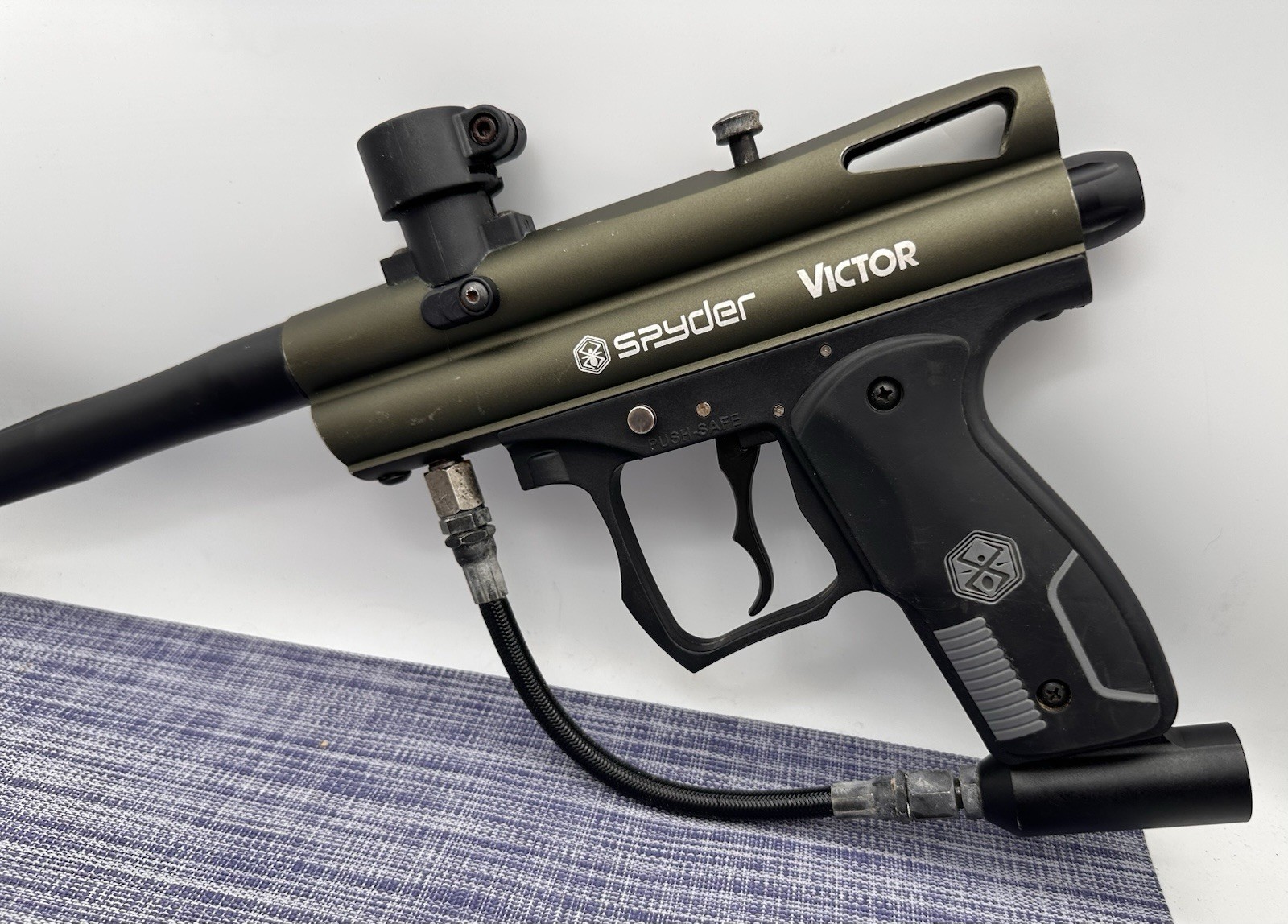 Spyder Victor Paintball Gun Green Metal With Black Carbon Barrel D28 - L1
