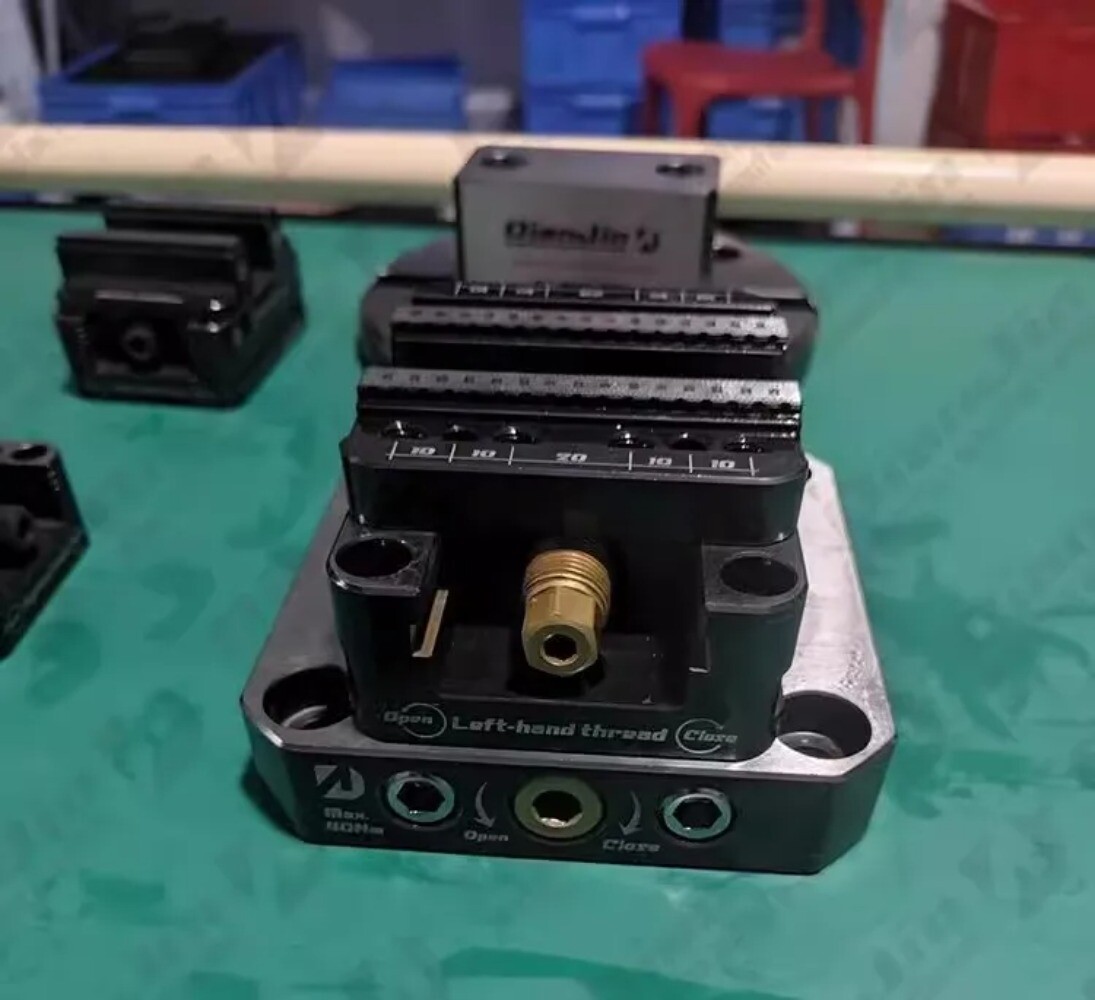 Four and Five-axis Fixture Self-centering Vise Zero-point Quick-change Four-axis