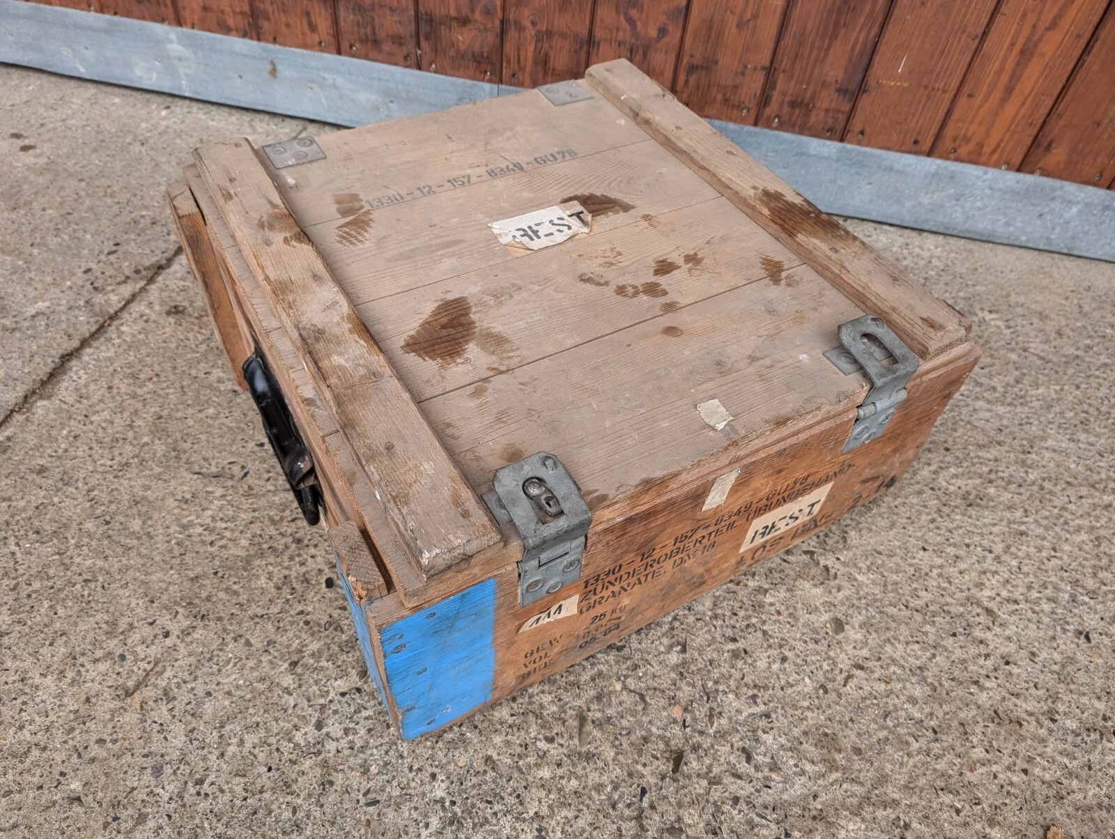 Vintage Ammo Box Wooden Box Coffee Table Retro Transport Box Loft Chest v2