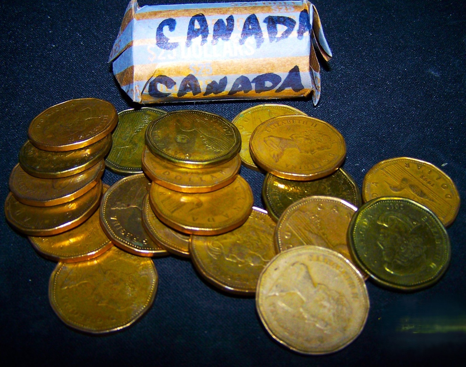 CANADIAN Dollar ROLL- RANDOM MIX OF 80’s and 90’s- 2000's (25 COINS)