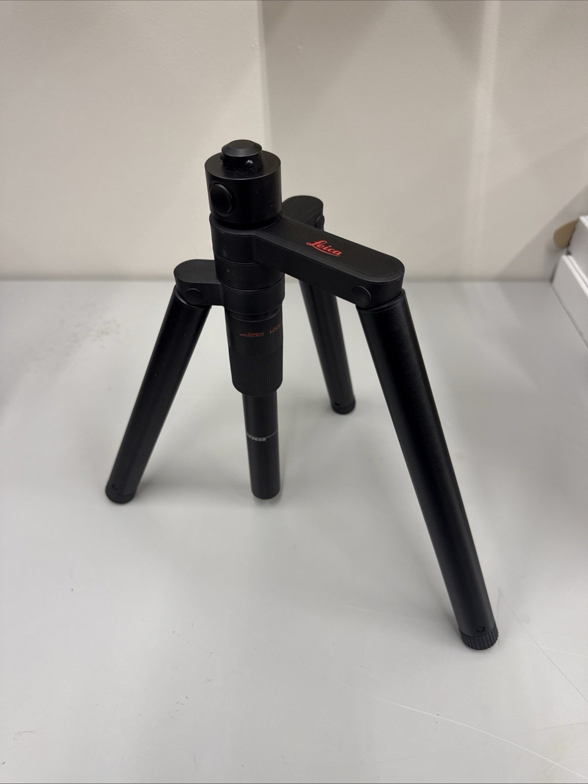 Leica GST29 Black Aluminum 4.27' Extendible Tripod for BLK360 Camera (No Box)
