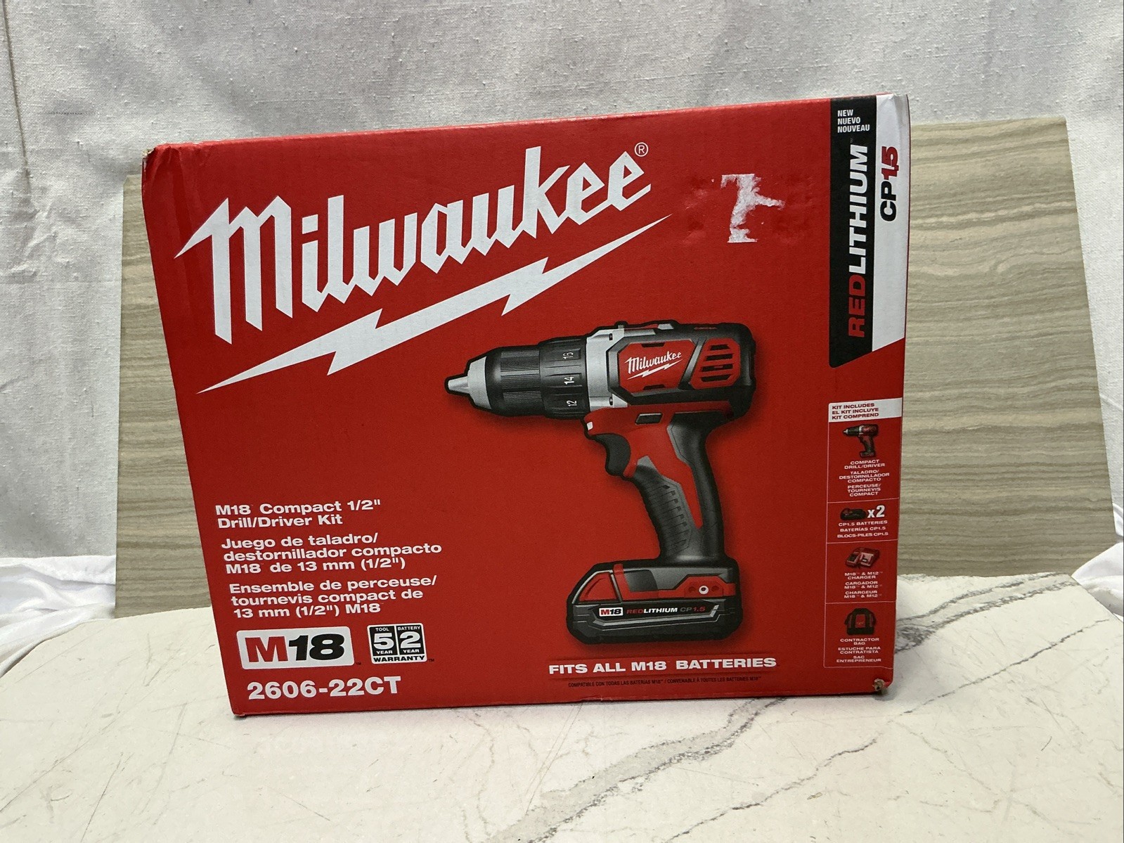Milwaukee ‎2606-22CT M18 Cordless Drill Driver Kit -2 Batts, Charger, Bag, Drill
