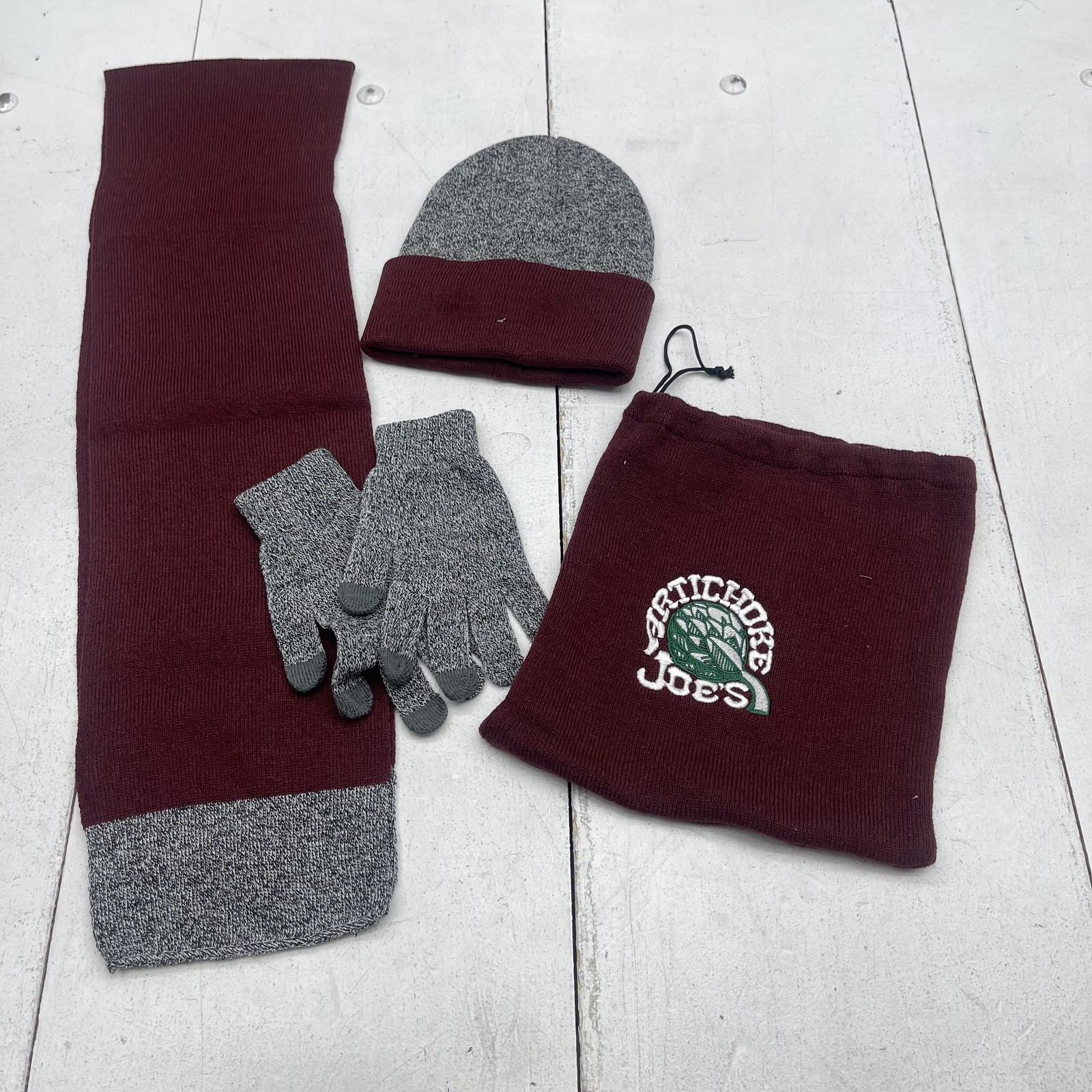 Artichoke Joe's Hat Beanie Scarf Gloves Set Mens One Size Red Gray Knit Winter