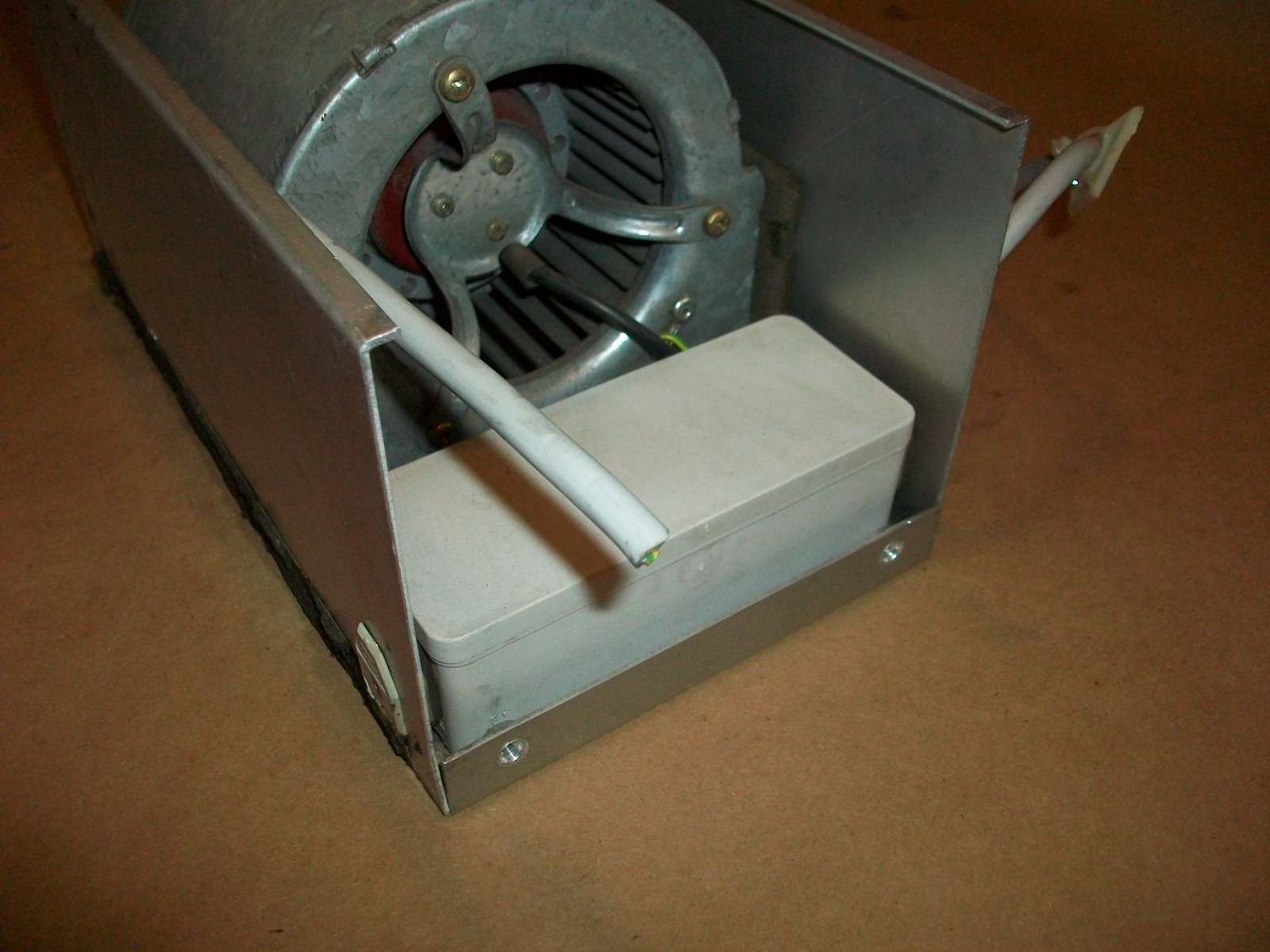 EBM Blower D2E097DA0605 220V 40 watt USED