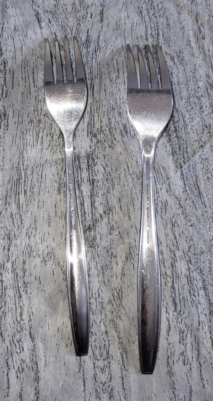 VINTAGE CUSTOMCRAFT STAINLESS FLATWARE ROSE FLORAL MCM 26 PC SET