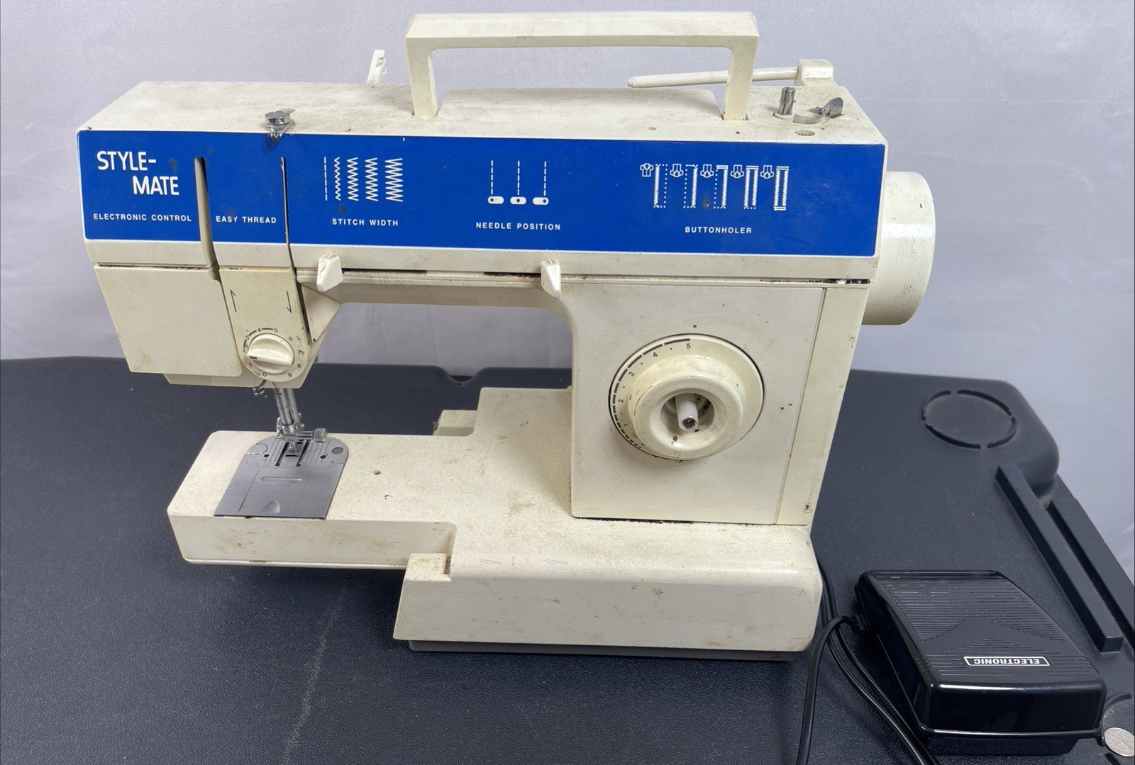 vtg Singer Style-Mate SM-14C Electronic Control Sewing Machine  w/ Pedal Tested