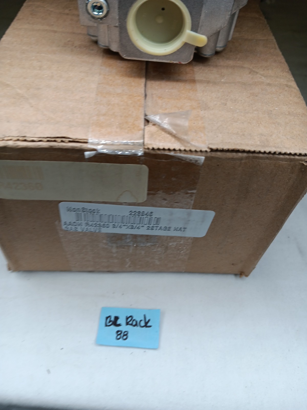 R42360 - White Rodgers Furnace Gas Valve - NAT / LP Gas 36H54-401