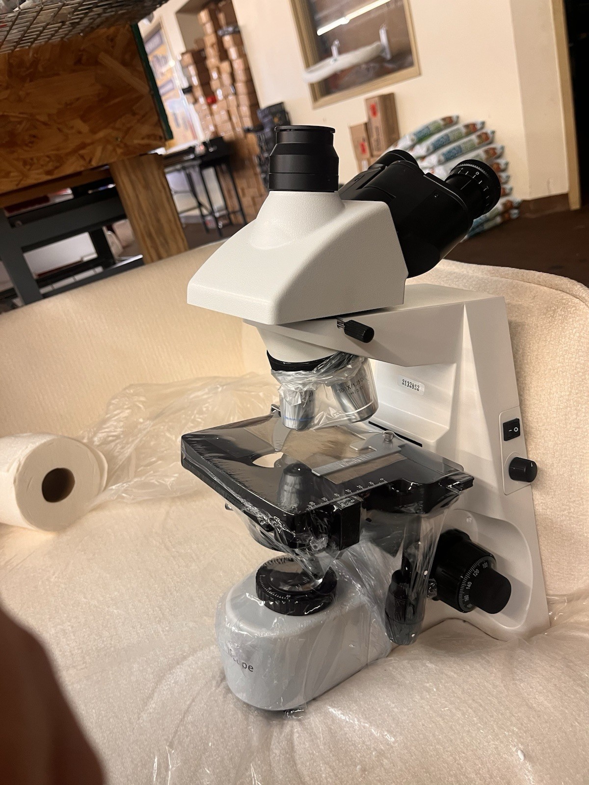 AmScope T690 Series Infinity-Corrected Trinocular Compound Microscope