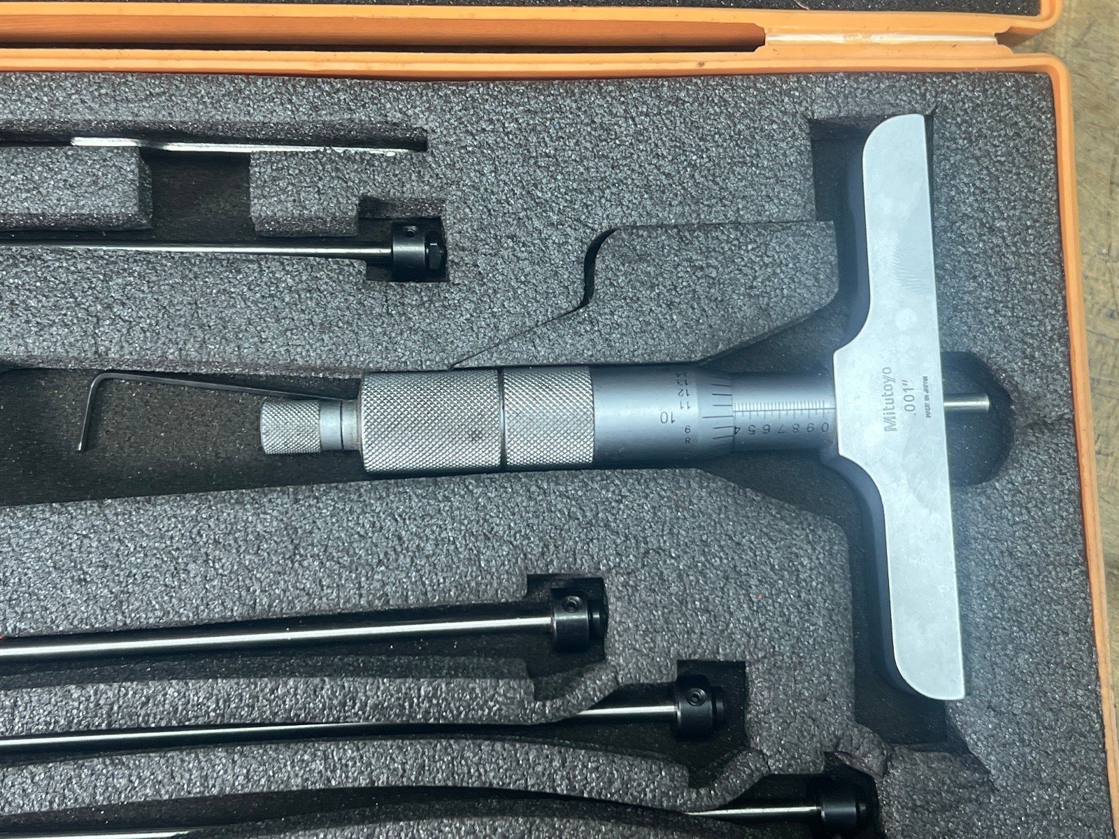 MITUTOYO DEPTH MICROMETER NO. 129-132 DMC 4-6"