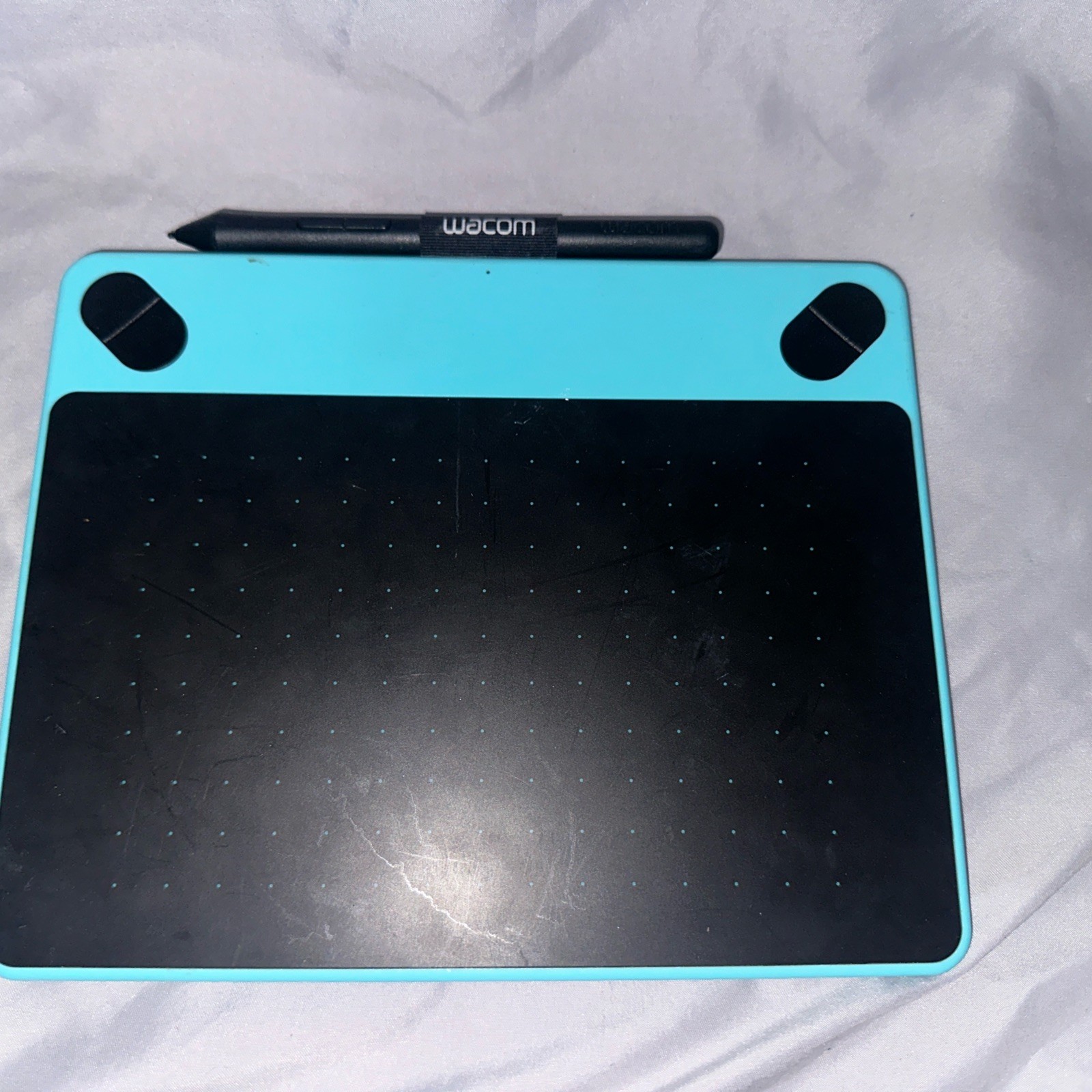 Wacom Intuos CTH-690/K1 Comic Art Pen Touch Tablet -No Charger