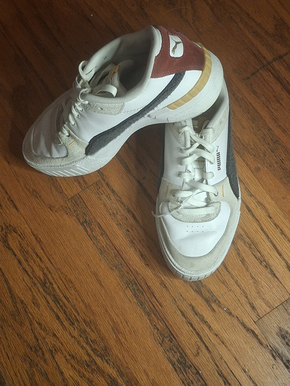 mens athletic shoes