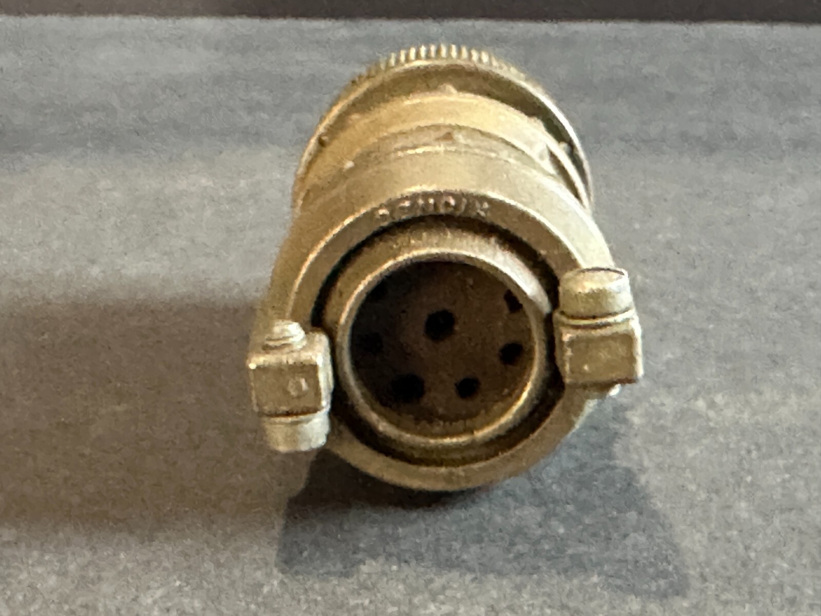 Bendix Electrical Plug Connector P/N MS3106E20-16P New