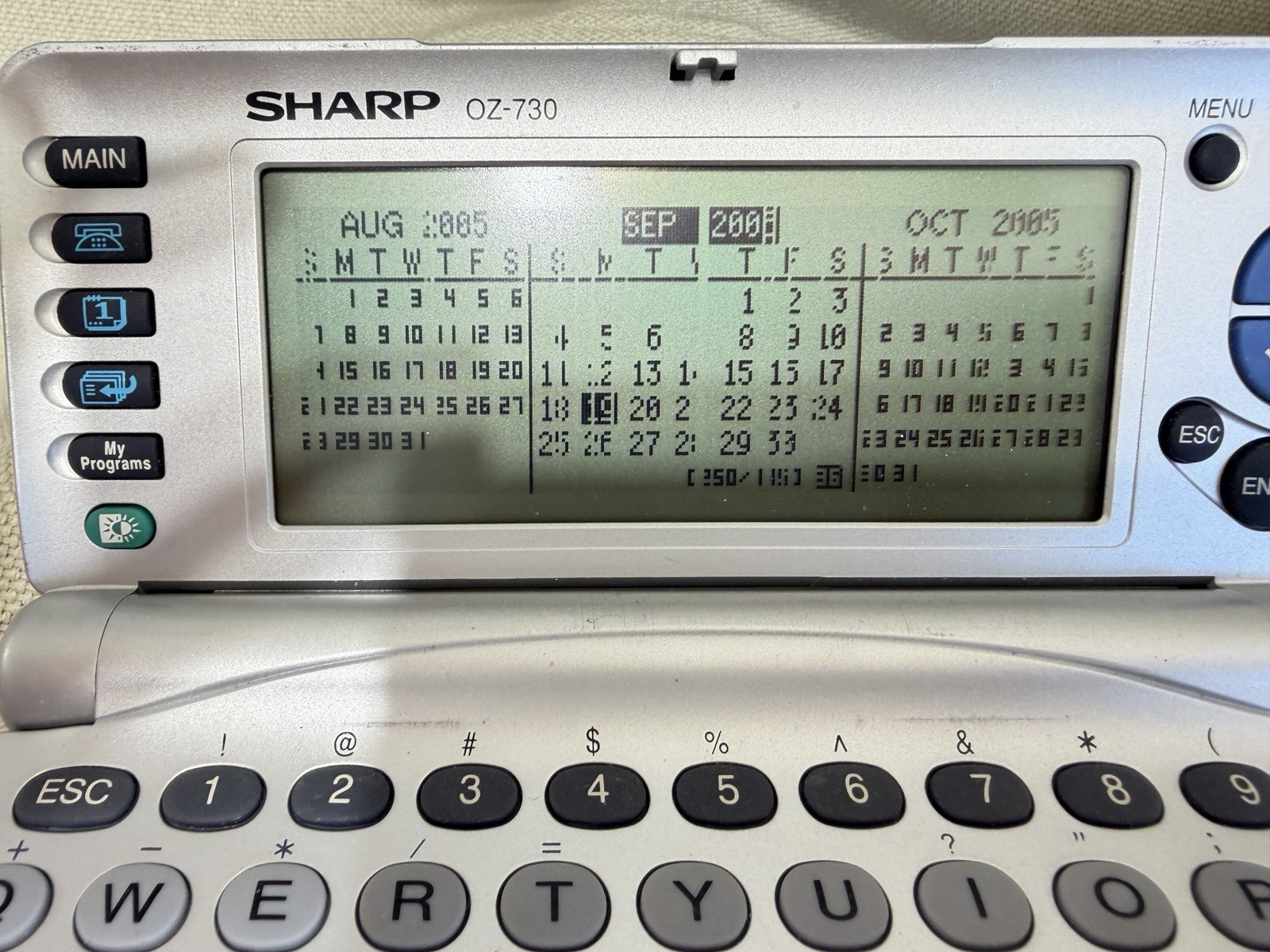 Sharp Wizard OZ-730 Electronic Organizer PDA w/ Manual Tested Missing LED Segmen