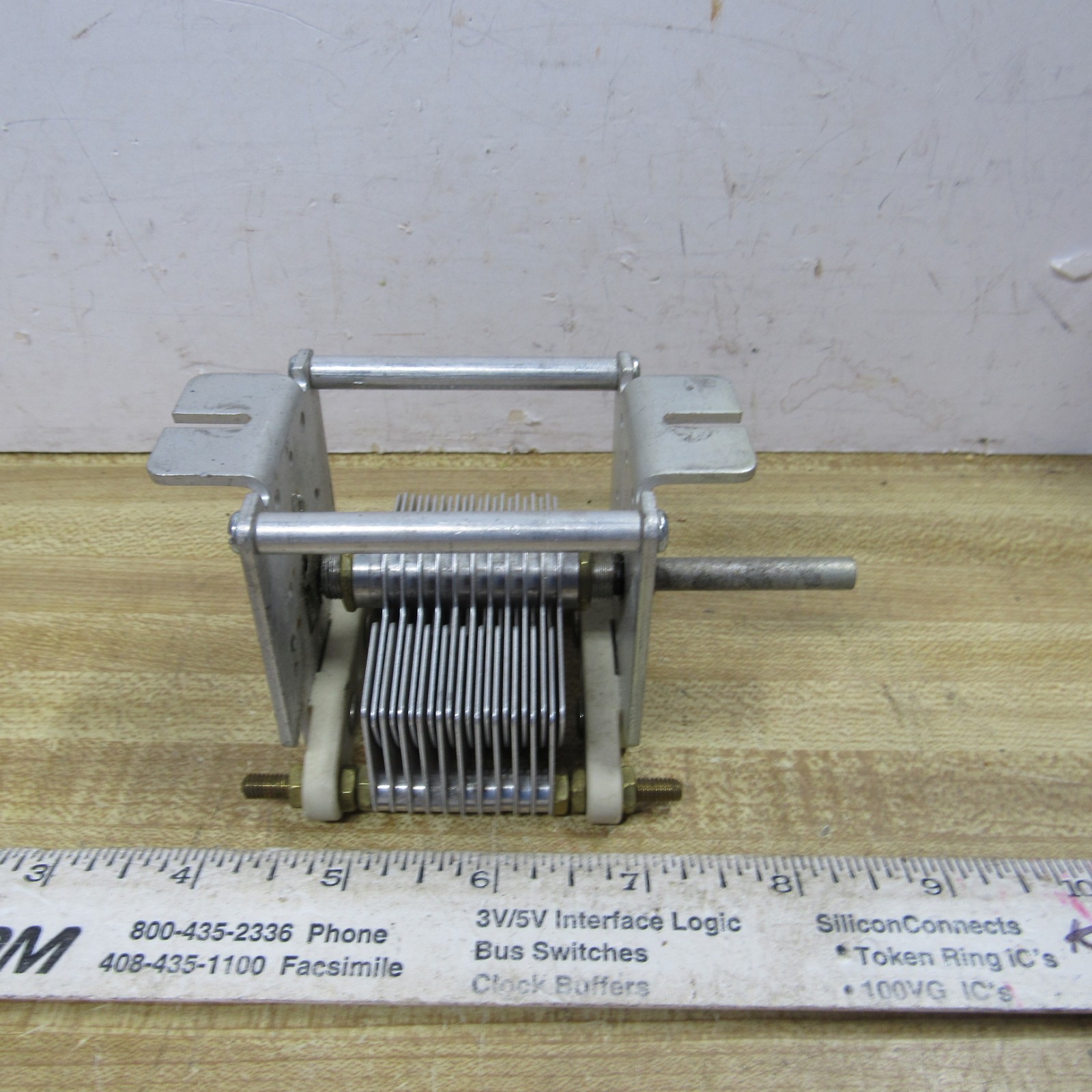 VARIABLE CAPACITOR 325 pF 13 to 337 pF 1/4 inch shaft TRANSMITTING