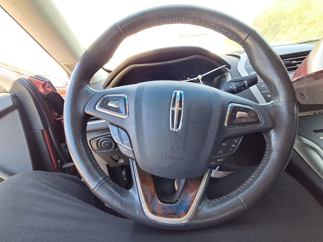 MKZ 2014 Glove Box 4874091