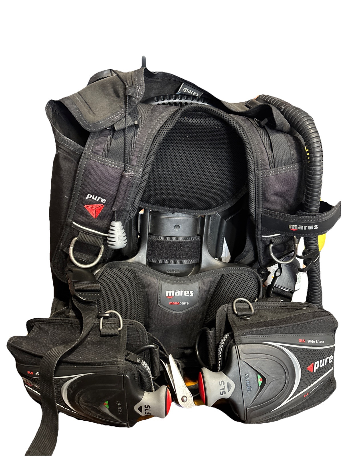 Mares Pure SLS BCD. Black/red - x small. Brand new never used.