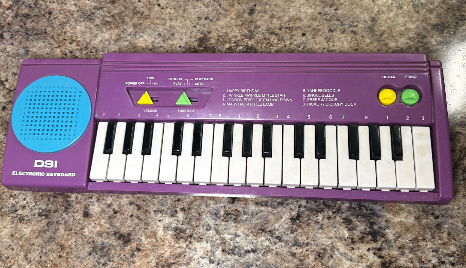 VINTAGE 1993 LA ROCK ELECTRONIC KEYBOARD NO. 57711 Plastic Euc