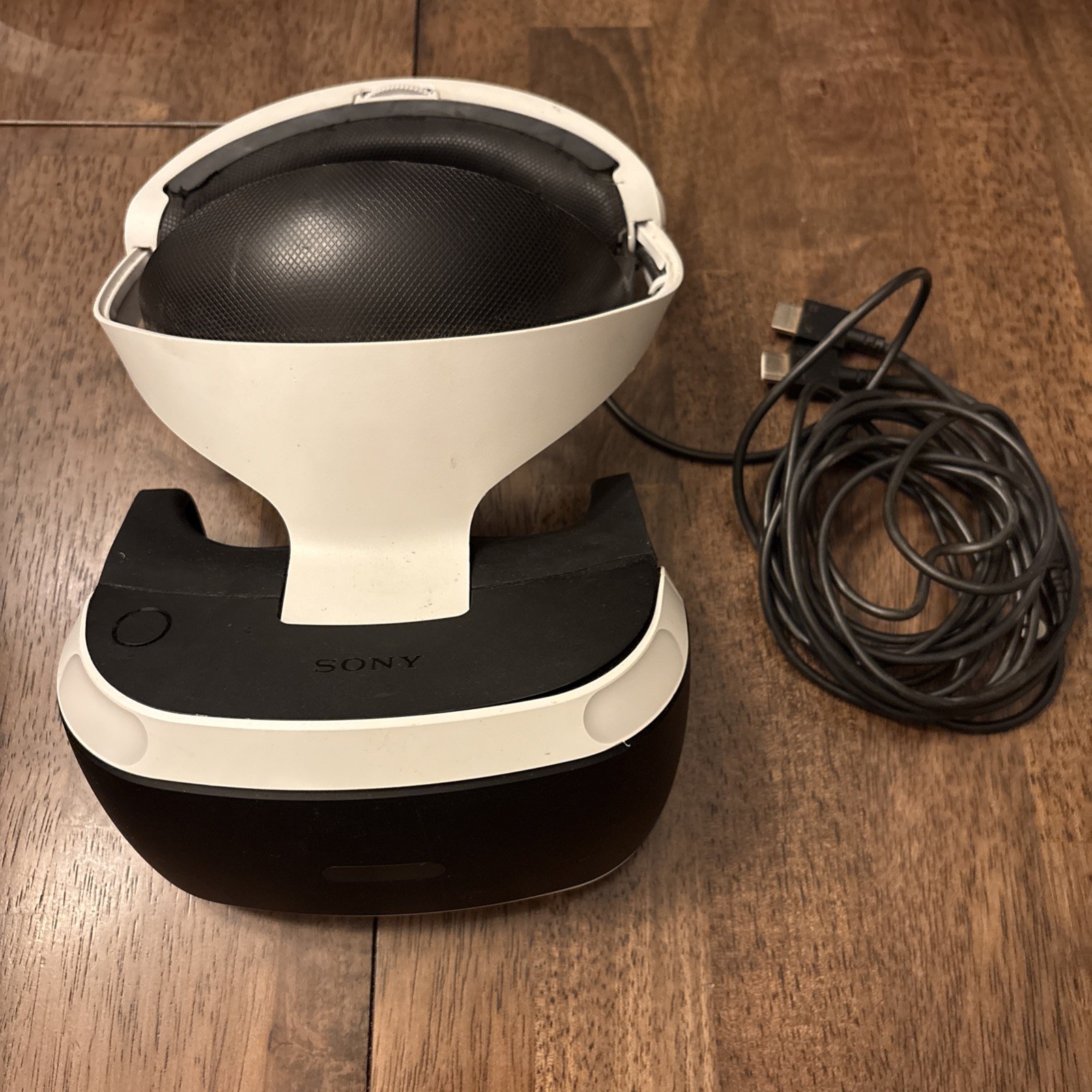 Sony Playstation 4 PS4 Playstation VR 1 Headset White with cords Untested