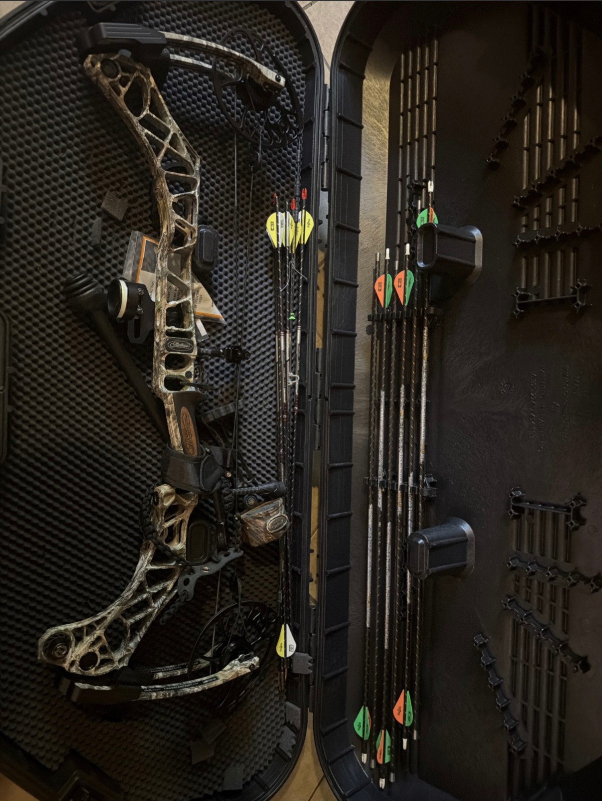 Loaded MATHEWS  VXR 31.5 RH Compound Bow W/ HARD CASE - FREE SHIPPING
