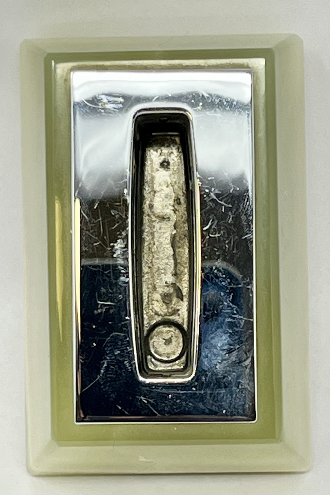 Consul Onyx Desktop Lighter