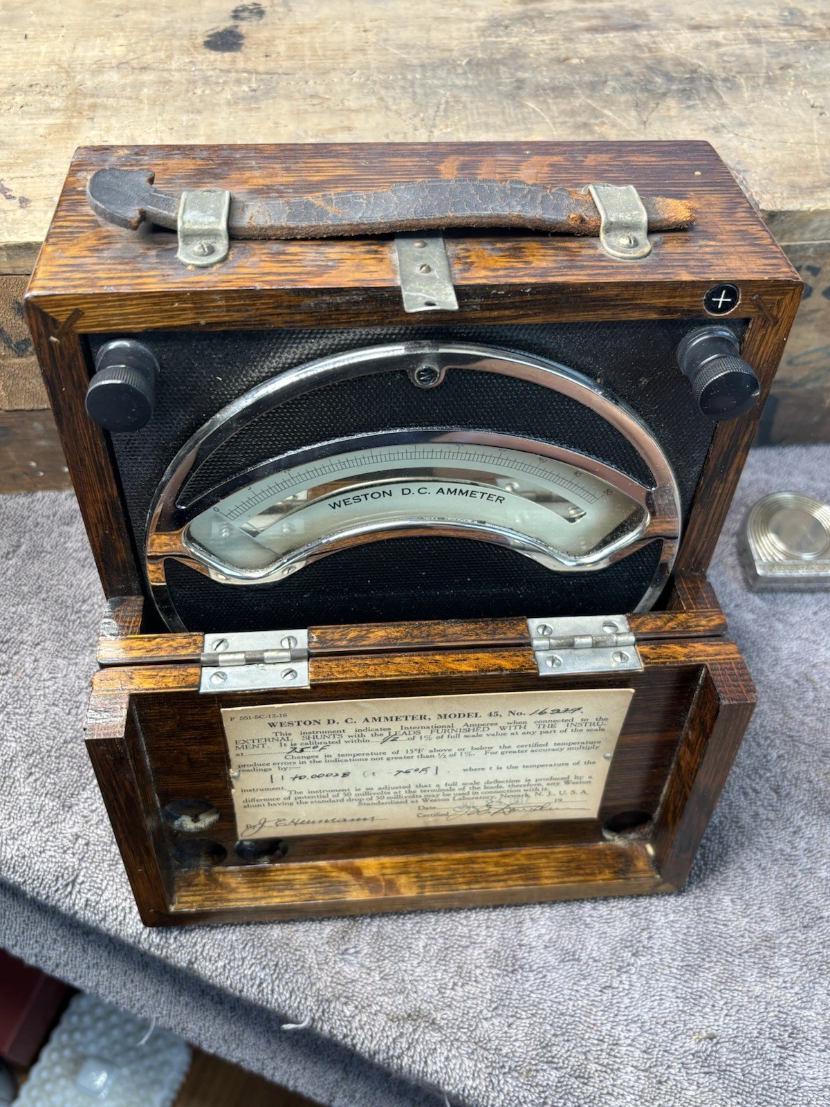 Antique 1920s WESTON D.C. ANTIQUE VOLTMETER, MODEL 45, SOLID OAK 16934