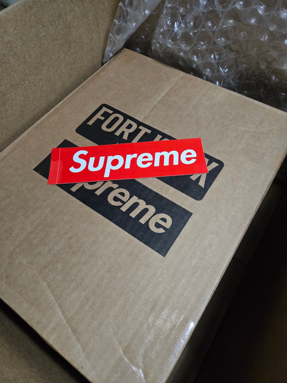 NEW Supreme x Fort Knox Safe w/ Supreme Sticker SS26