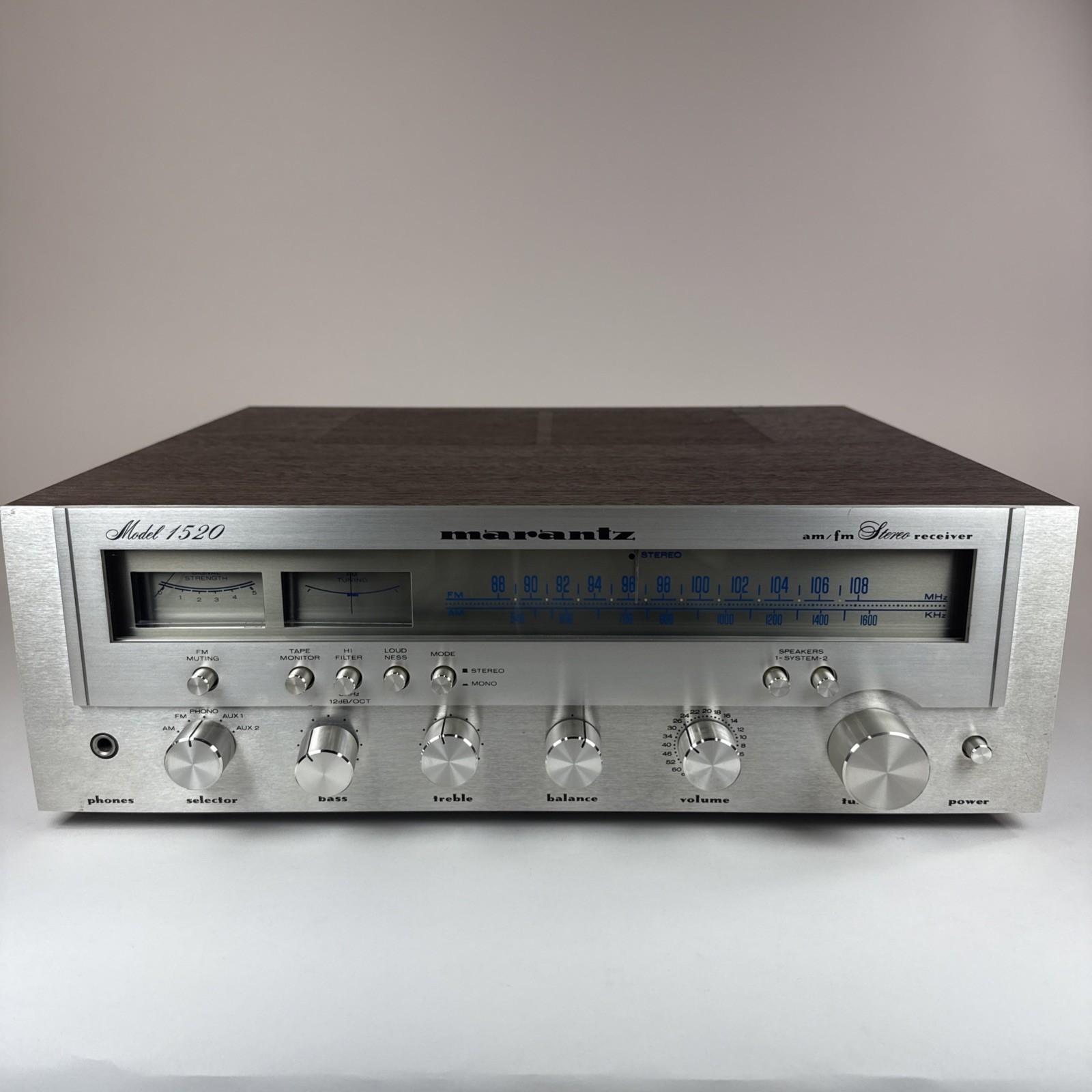 Marantz Model 1520 am/fm Stereo Receiver Wood Case - Works