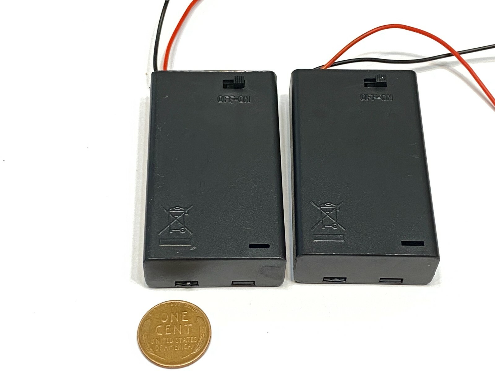 2 x Battery holder 3 AAA Slots Spring Clip 4.5V Case Plastic On/Off Switch B7