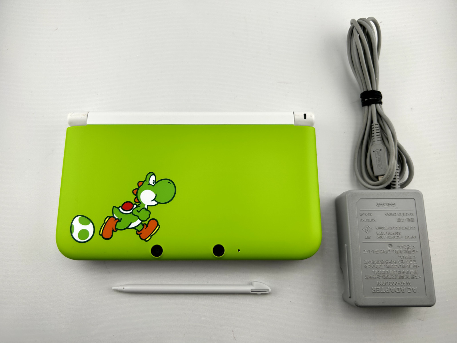 [S-rank] Nintendo 3DS LL Yoshi Edition with Charger/Stylus   Region is Japan