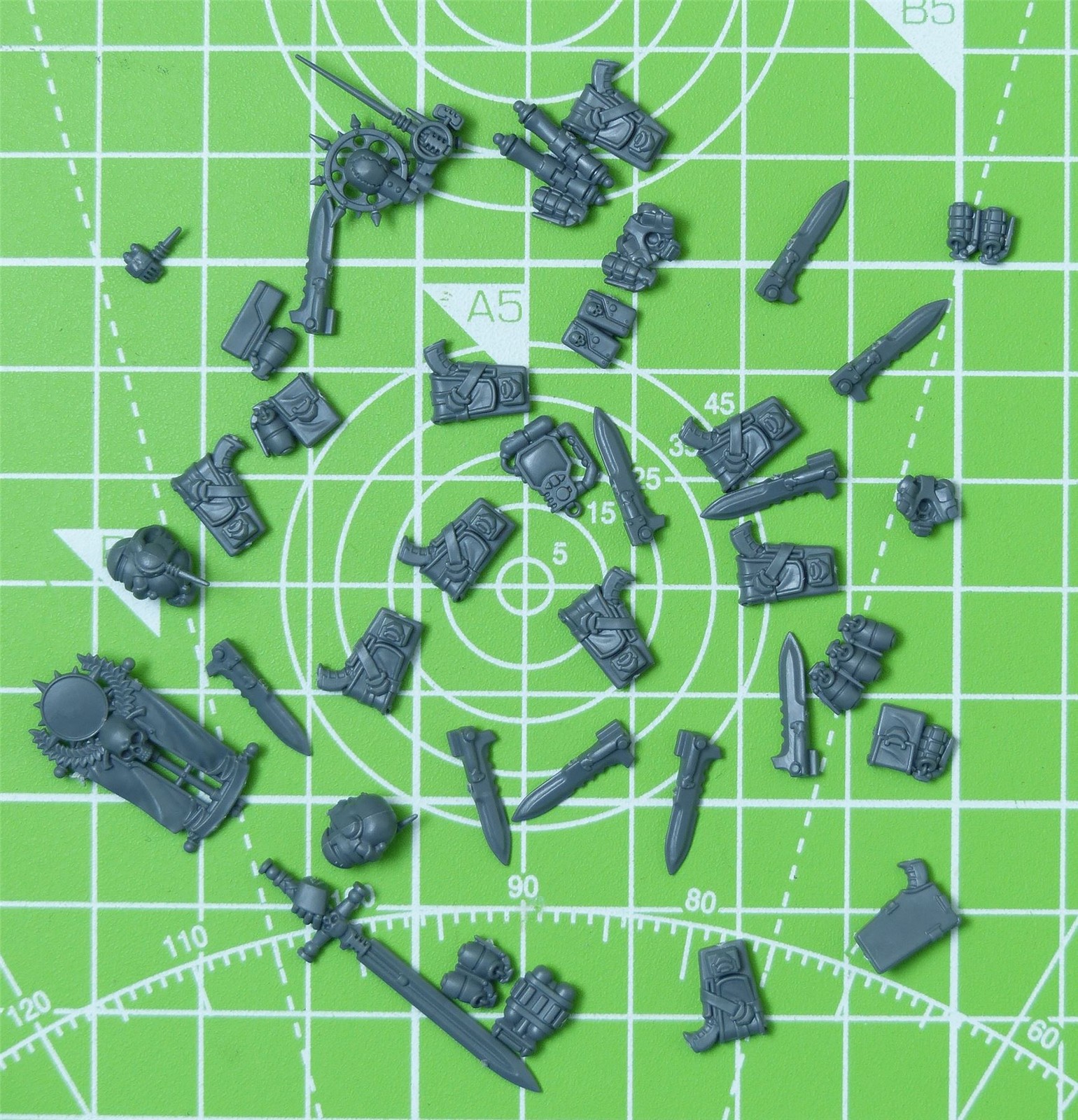 Warhammer Horus Heresy: Pistols & Weapon parts