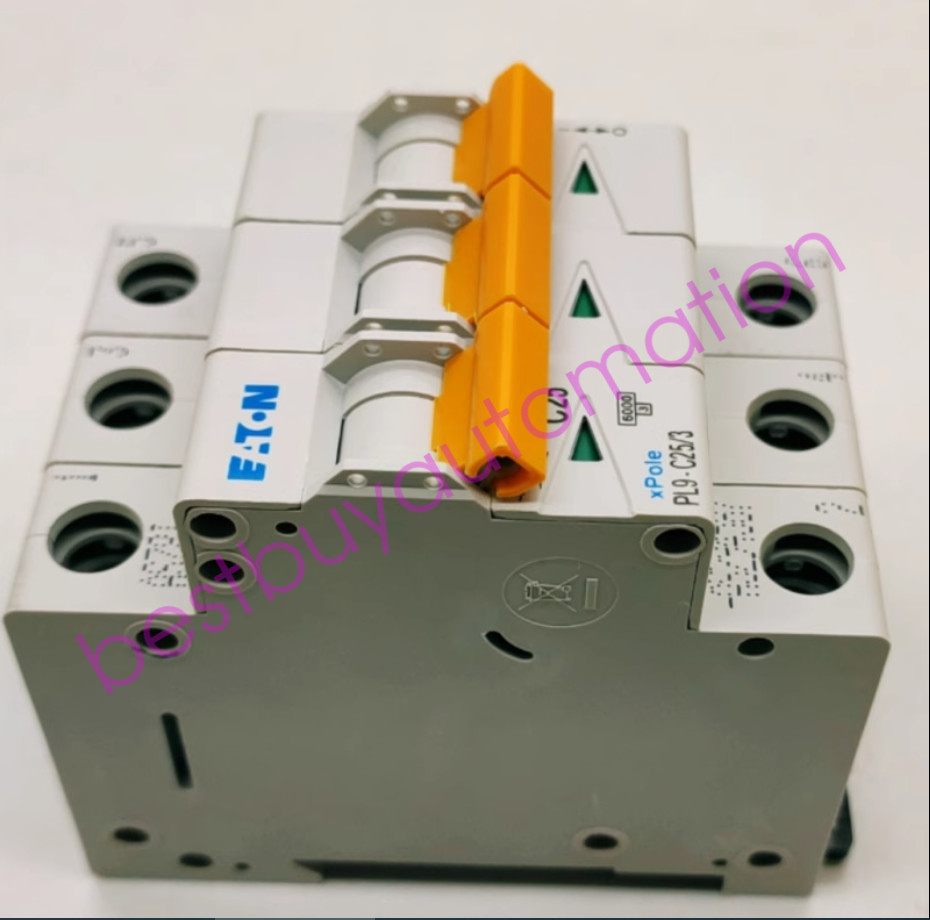 1PC NEW EATON Circuit breaker PL9-C32/3 #LL