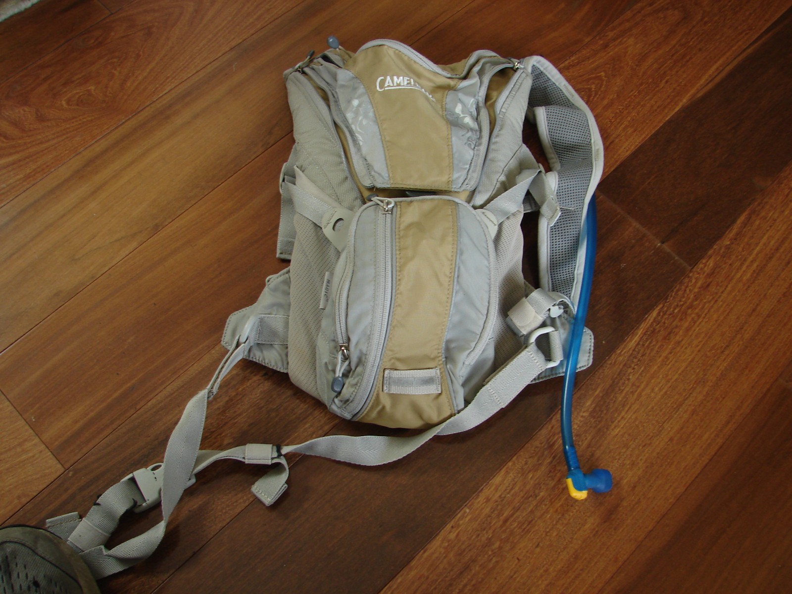CamelBak Magic HydroBak 70oz 2L Hydration Water Pack Backpack