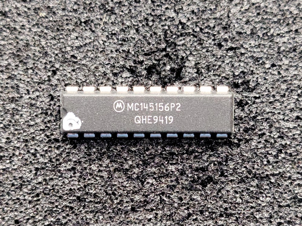 New (5pcs) MC145156P2 MOTOROLA IC Consumer
